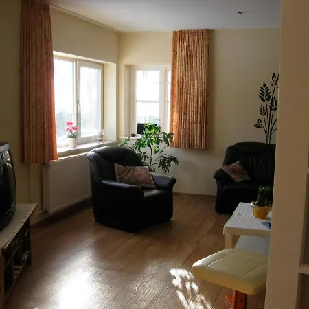 Ferienhaus Sonnenblume Mit Eingezauntem Grundstuck - #122324 * Bannesdorf